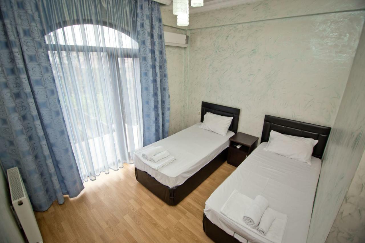 Vizit Hotel Batumi Exterior photo